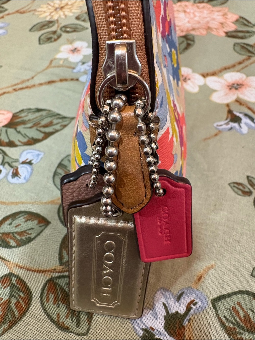 Coach Peyton Floral Cosmetic Pouch Makeup Bag 🌸✨ - Picture 9 of 15